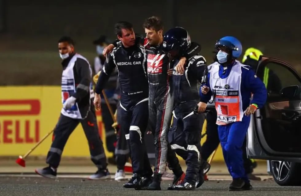 El Doctor Ian Roberts y Alan van der Merwe, piloto del coche médico de la Fórmula 1, hicieron referencia del momento en el que rescataron a Romain Grosjean de las llamas.