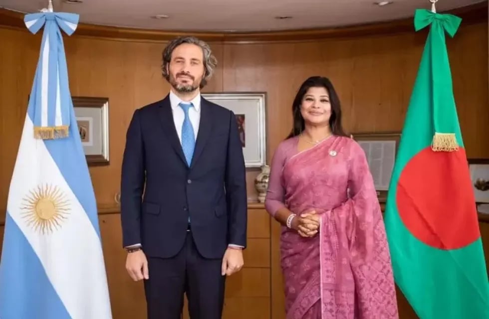Santiago Cafiero viaja a Bangladesh en busca de relaciones comerciales y para abrir la embajada argentina en el país oriental.