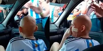 Una nena que lucha contra el cáncer fue a celebrar el triunfo de Argentina al Obelisco y recibió una ovación