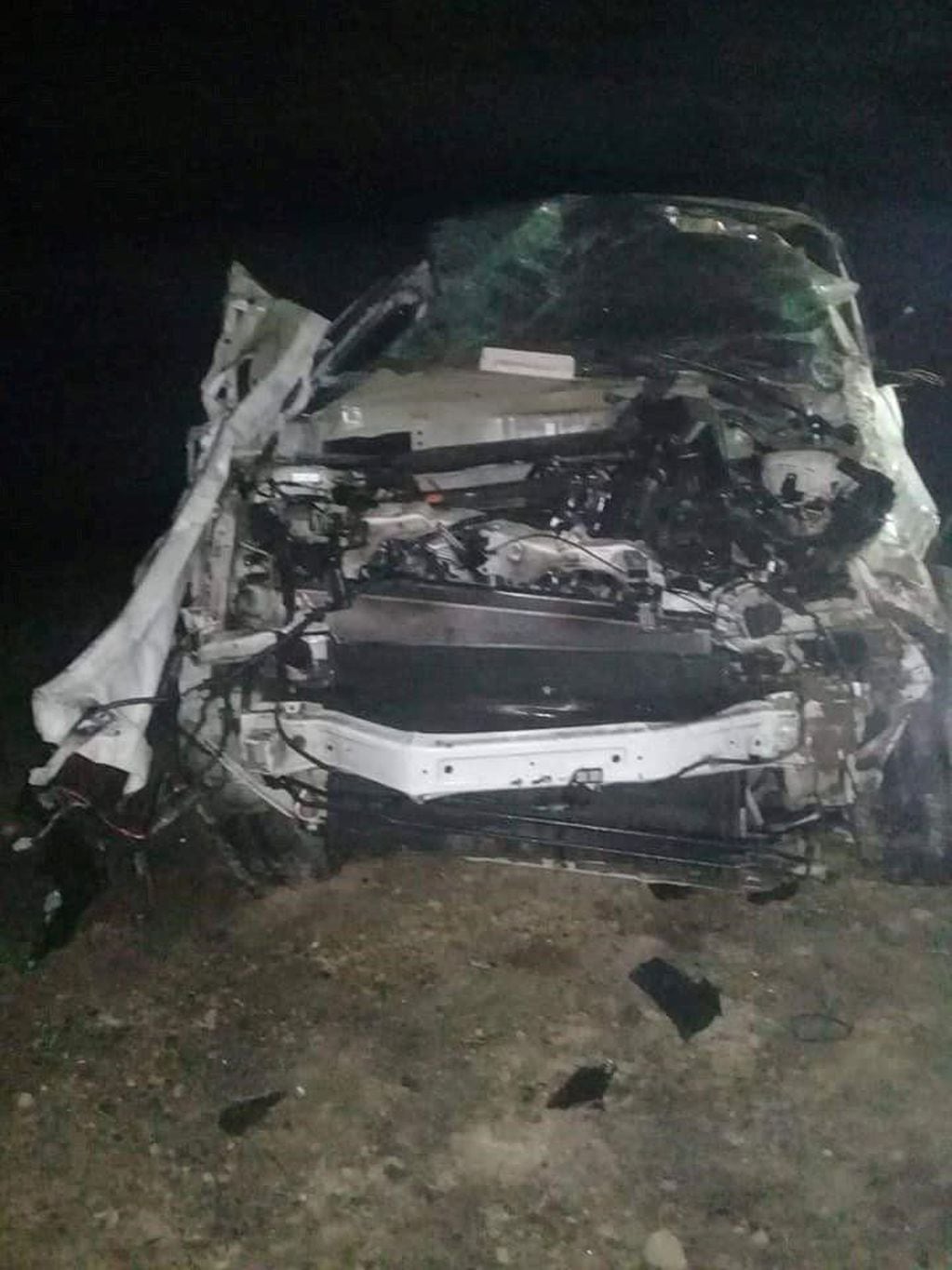 Madrugada trágica para "El Pepo": volcó con su camioneta y murieron dos de sus amigos 
