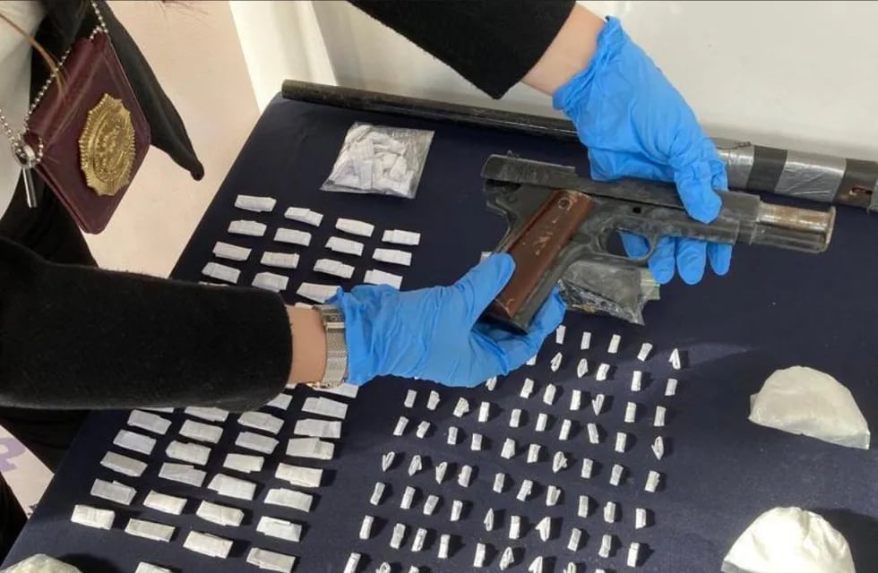Encuentran en un operativo antidrogas una pistola de Pinochet perdida en 2014.