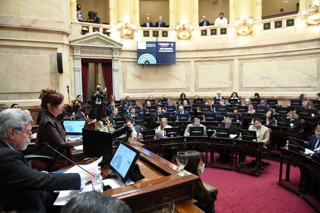 La vicepresidenta Cristina Kirchner al frente de la sesión (Foto: Comunicación Senado)