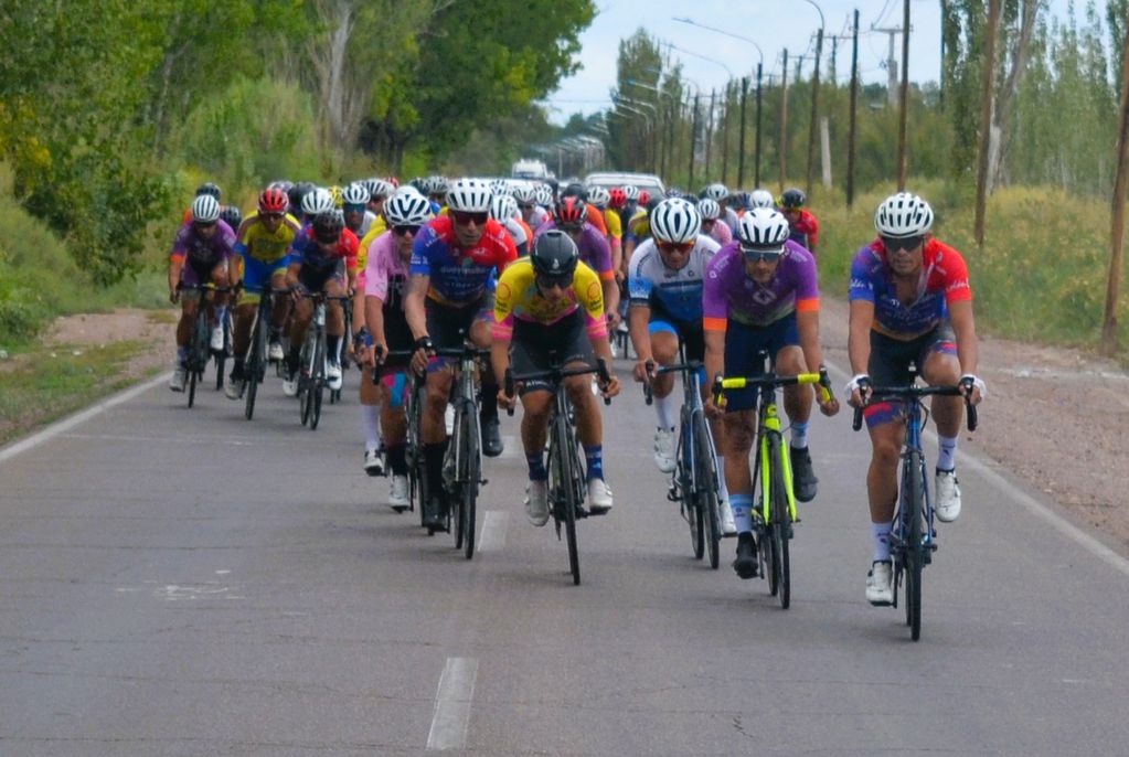 1ra. Primera etapa de la vuelta del Este. Mendoza. Ciclismo