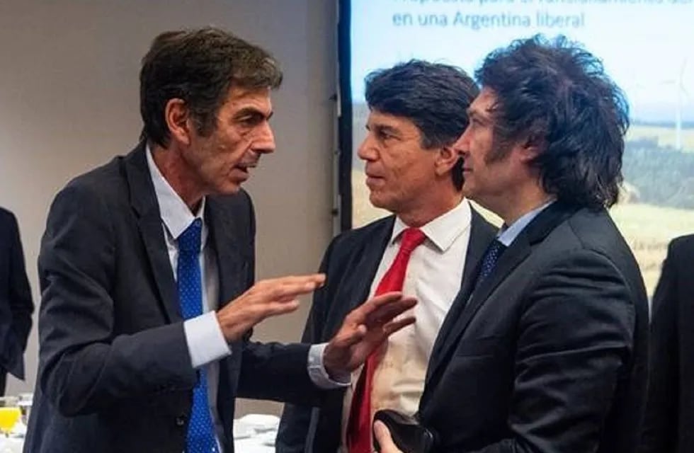 Eduardo Rodríguez Chirillo, nuevo secretario de Energía, junto a Nicolás Posse y Javier Milei (Gentileza)