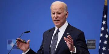 Joe Biden contrajo Covid pero su médico diagnosticó que tiene “síntomas muy leves”