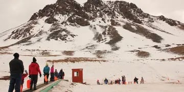 Nevó en la montaña y Los puquios abre este fin de semana: qué se puede hacer y cuánto sale