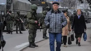 Hay unos 100 argentinos en Ucrania y la embajada les recomienda que se mantengan “en sus hogares”