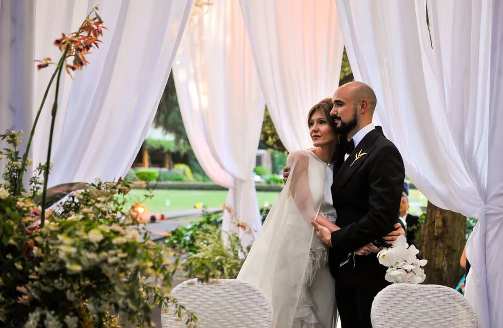 La pareja se casó en Estancia Villa María / Foto: Maxi Failla.