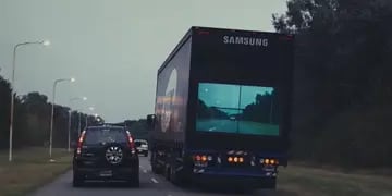 La empresa Samsung presentó en Argentina una línea de camiones diseñados para evitar accidentes y facilitar la visión de los conductores.