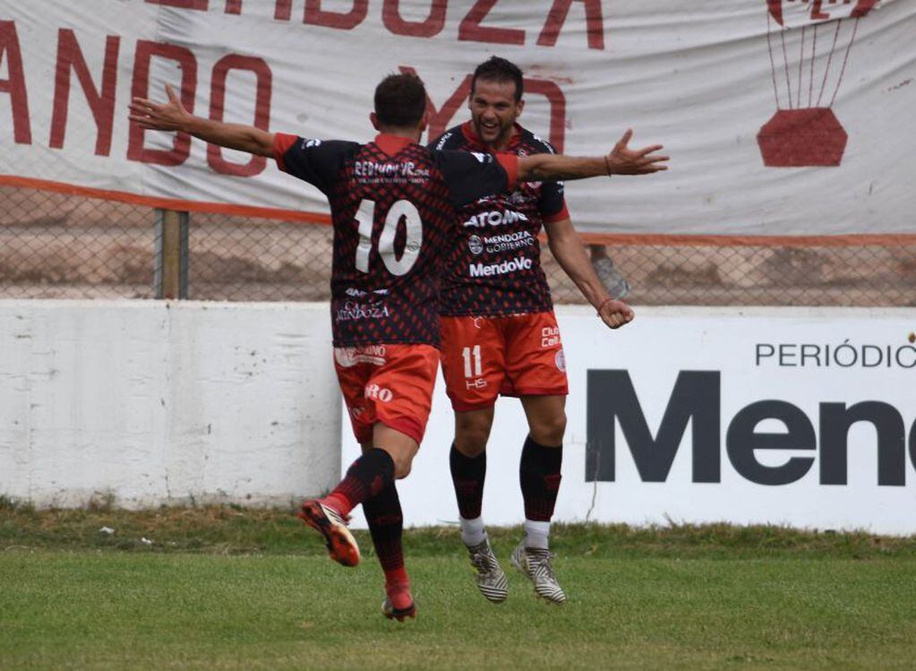 
Maipú buscará mantener su invicto como local frente a Sportivo Belgrano. | Gustavo Rogé / Los Andes
   