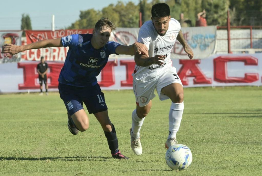 Huracán Las Heras empató con goles ante Argentino de Monte Maíz / Orlando Pelichotti.