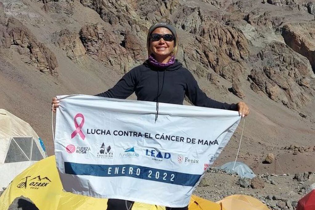 Mónica Delsouc en el cerro Aconcagua. Imagen de Instagram