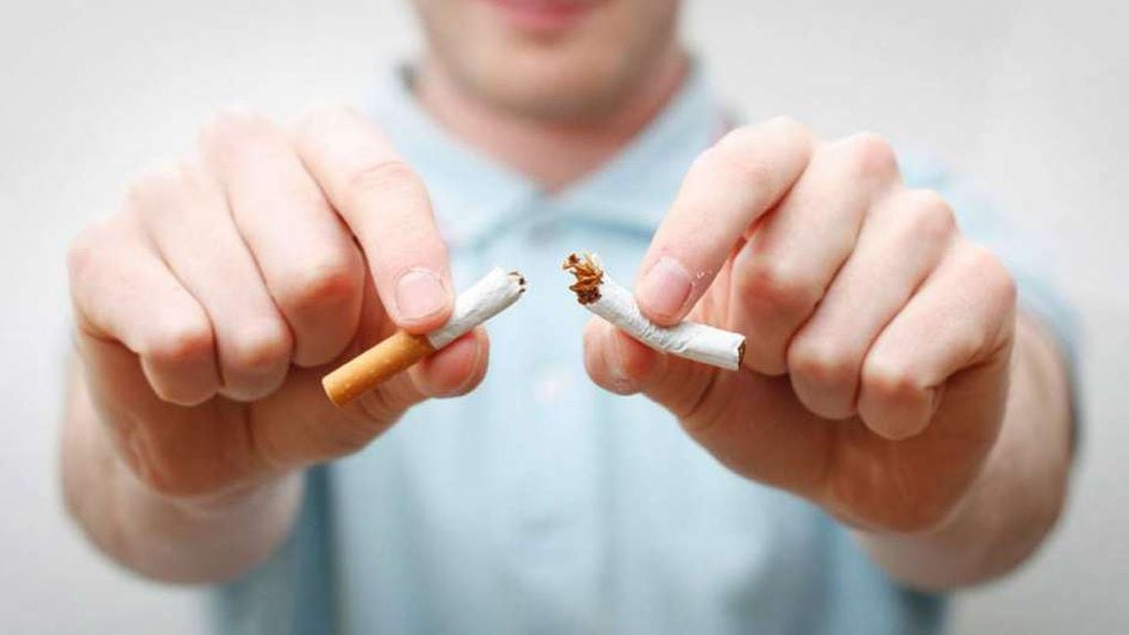 Una investigación científica ha encontrado relación entre el tamaño del pene y el hábito de fumar. 