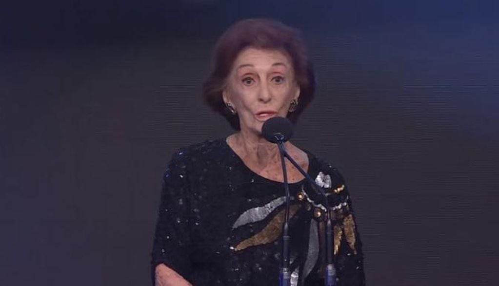 Hilda Bernard en los Martín Fierro 2015. (Captura)