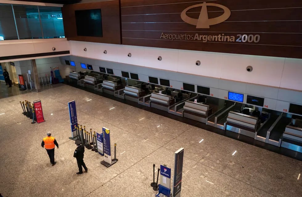 El aeropuerto Internacional de El Plumerillo tiene escasa actividad - Foto: Ignacio Blanco / Los Andes