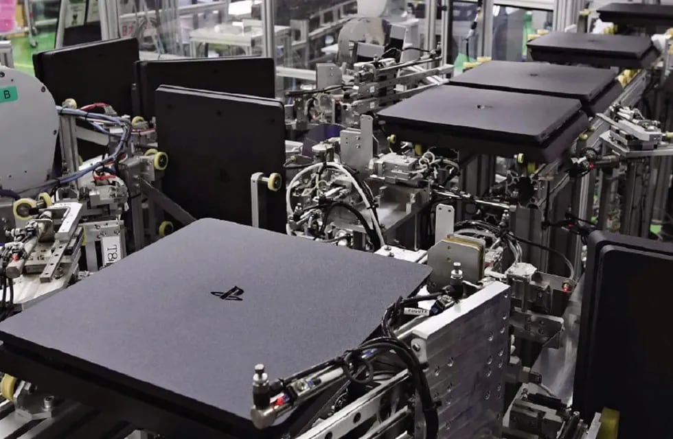 Los robots de Sony fabrican una PlayStation 4 cada 30 segundos, según reportaron