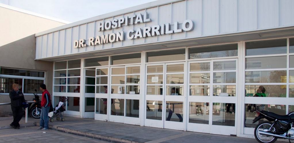 Una trabajadora del Carrillo sigue dando positivo en el testeo PCR, pese a haber recibido el alta ya.