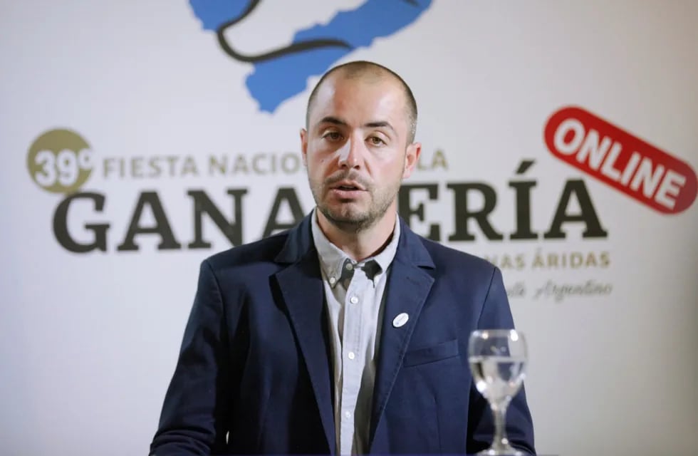 Andrés Vavrik apuntó contra el Gobierno nacional, provincial y municipal en la Fiesta de la Ganadería.