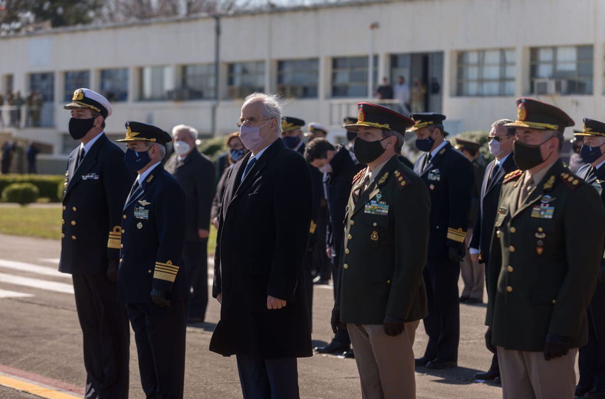 El ministro Jorge Taiana dispuso la baja de militares condenados por delitos de lesa humanidad. / Foto: Prensa Ministerio de Defensa.