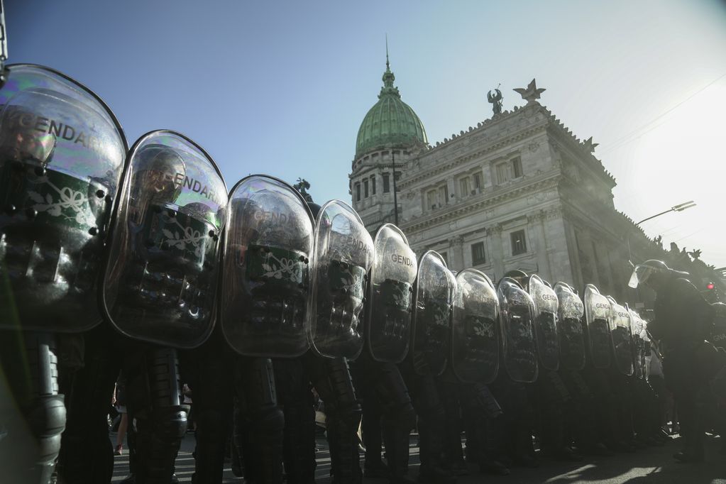 La policía antidisturbios custodiará el Congreso durante la presentación del presidente. 