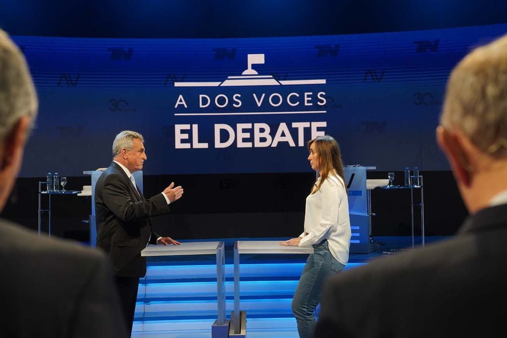 Debate de los vicepresidentes. Agustín Rossi y Victoria Villarruel cara a cara en A Dos Voces (Clarín)