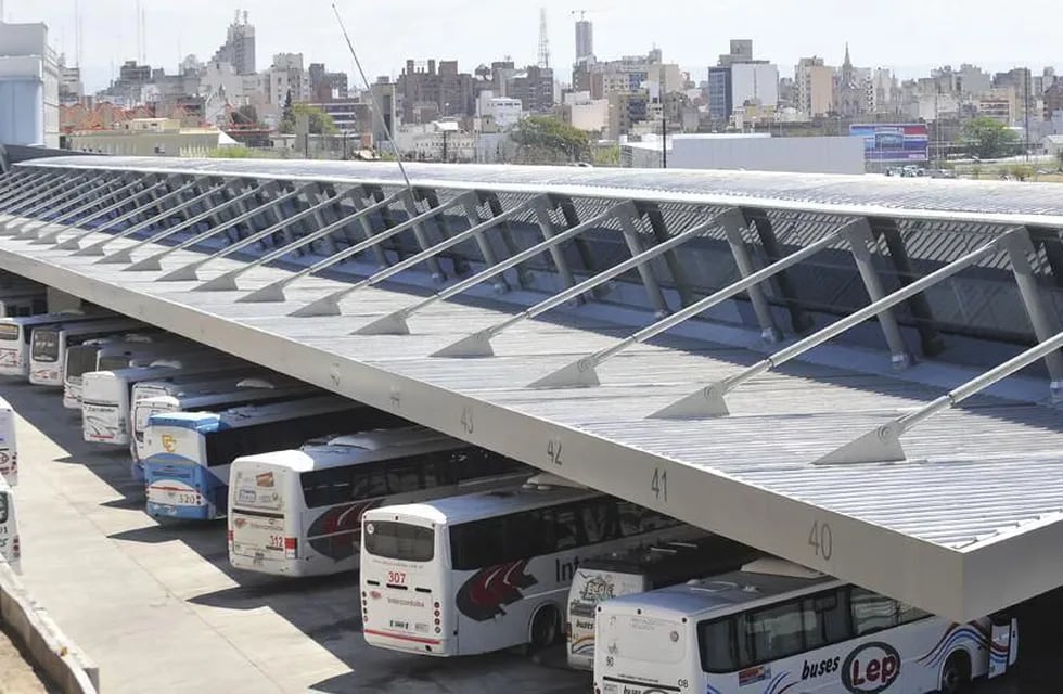 Los pasajeros advirtieron el deceso cuando arribaron a la Terminal de Córdoba.