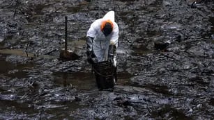 Derrame de petróleo en las costas de Perú
