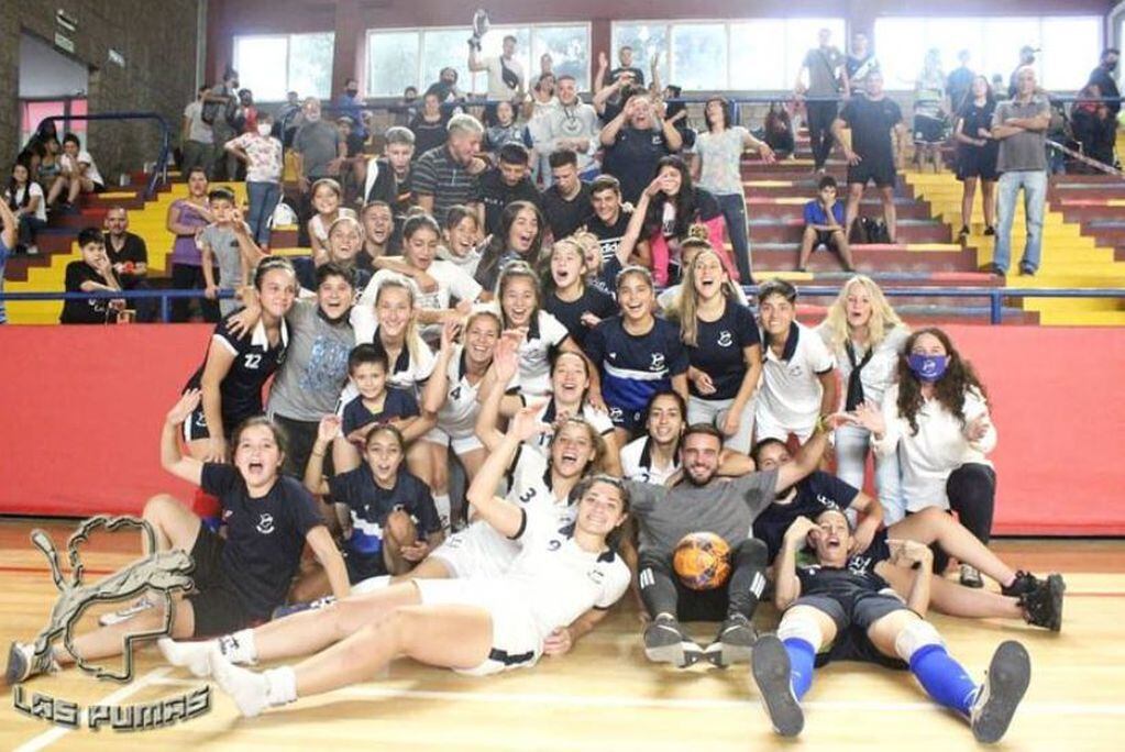 Las Pumas bicampeonas de la B en Futsal y ascendieron a la A. /Instagram Las Pumas