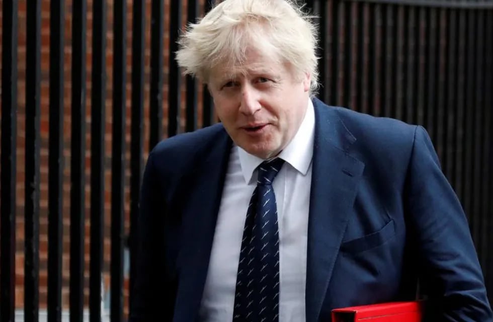 Boris Johnson confirmó la primera muerte por variante Ómicron en Reino Unido: "Nadie debería tener ninguna duda, se avecina un maremoto de Ómicron.