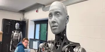 Un robot humanoide sorprende a todos por sus expresiones faciales
