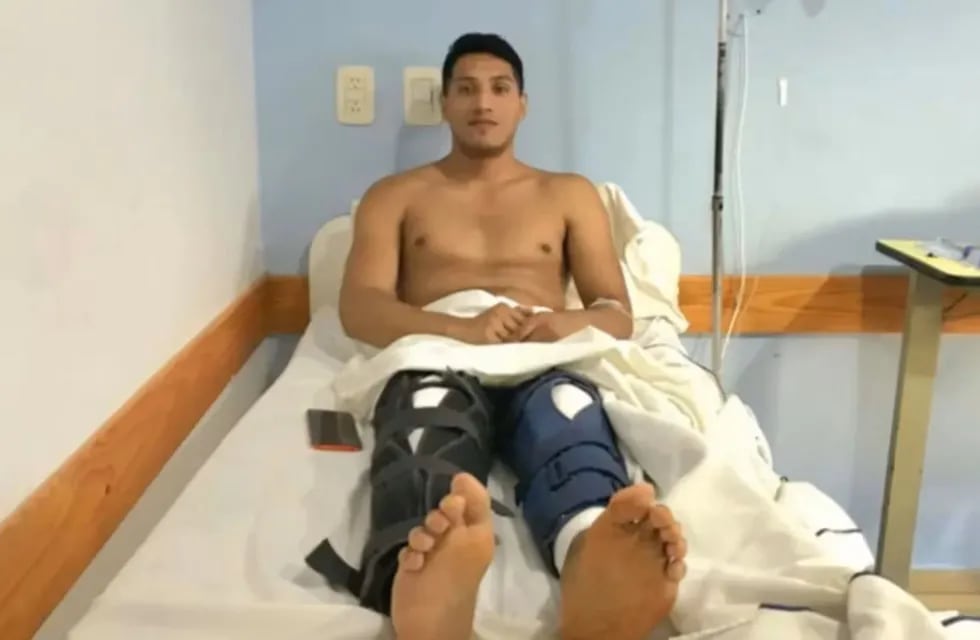 Benjamín Roldán entró al quirófano para que le intervengan una de sus piernas y cuando se despertó le habían operado las dos. Foto: Gentileza El Día.