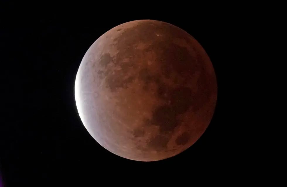 Este domingo se verá un eclipse lunar “perfecto” desde Mendoza: será total y con luna llena