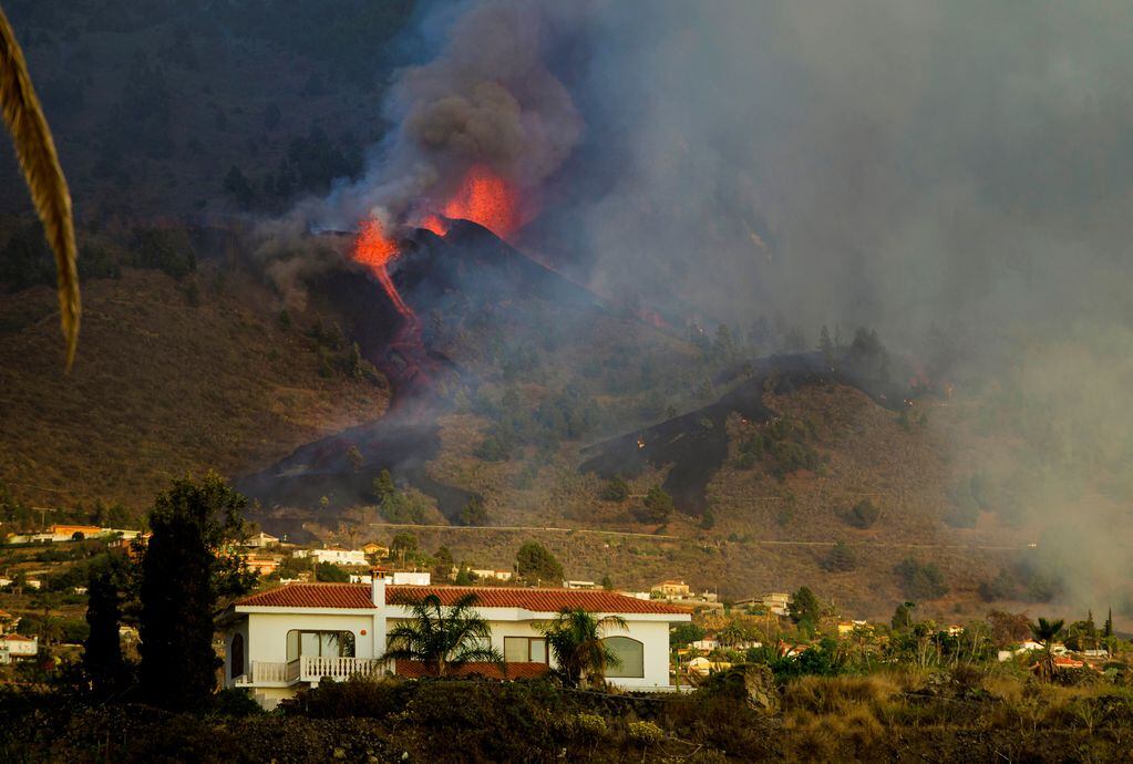 El volcán Cumbre Vieja de la isla española de La Palma entró en erupción hoy