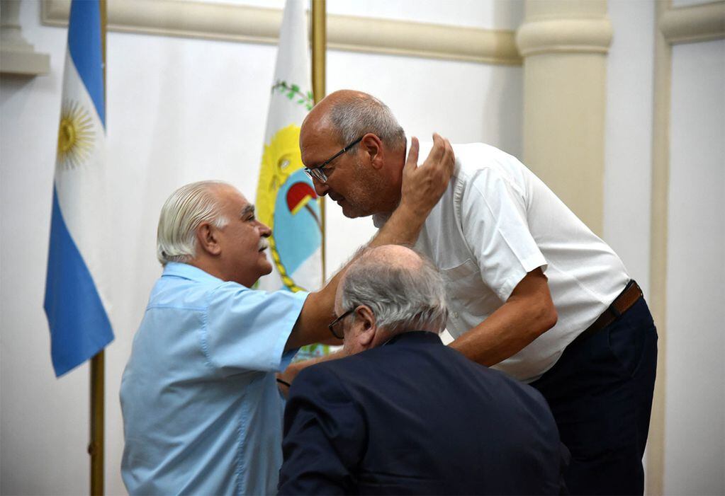 Marcelino Iglesias abrió el periodo de sesiones ordinarias del Concejo Deliberante de Guaymallén. Asistieron dos ex intendentes radicales: Juan Manuel García (2003-2007) y Leopoldo Orquín (1983-1987).