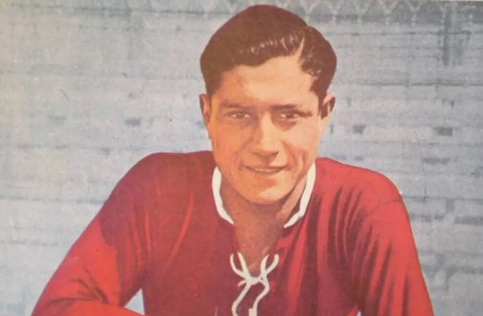 El Rojo homenajeó a su gran goleador, Arsenio Erico