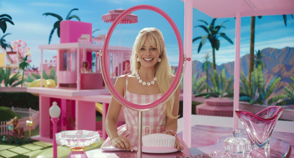 ARCHIVO - Margot Robbie en una escena de "Barbie" en una imagen proporcionada por Warner Bros. Pictures. (Warner Bros. Pictures via AP, Archivo)