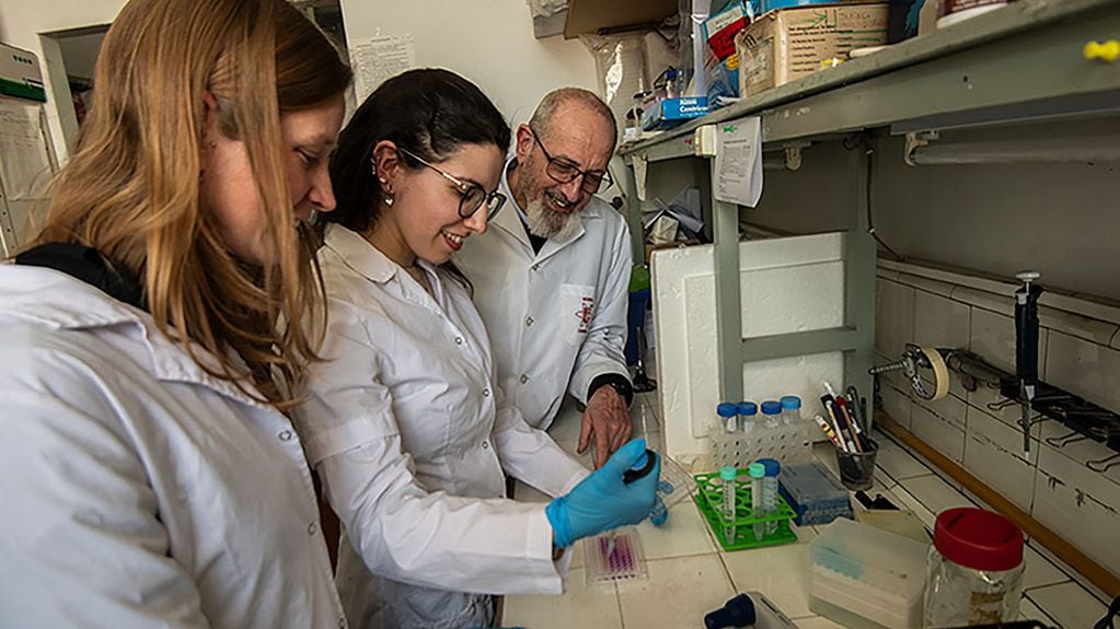El equipo dirigido por el investigador del CONICET Emilio Malchiodi fue distinguido por un proyecto que busca desarrollar una vacuna contra la enfermedad de Chagas. Foto: Verónica Tello / Conicet.