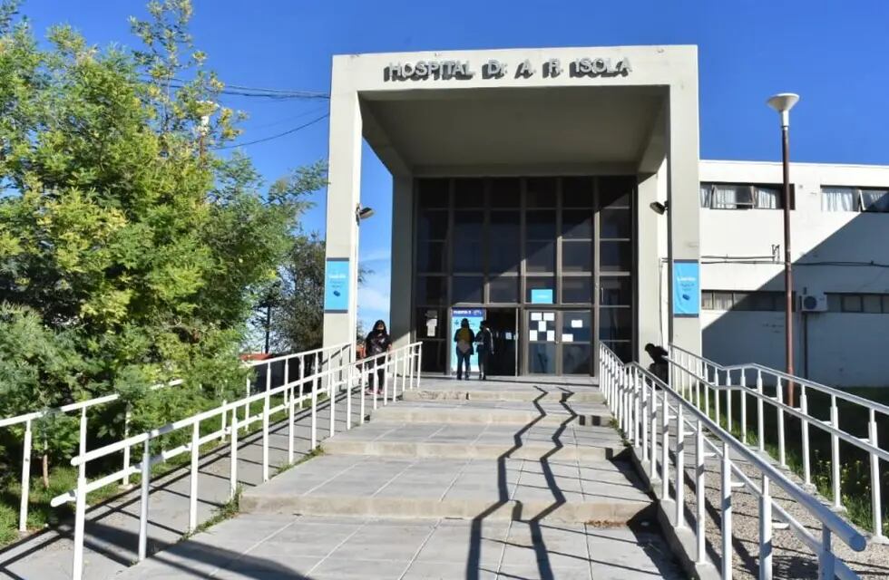 La nena quedó internada en el hospital de Puerto Madryn - Gentileza