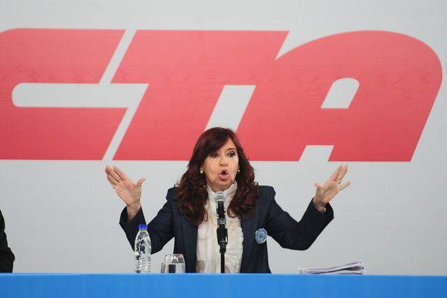 La Vicepresidenta en el plenario de la CTA de los Trabajadores que se realiza en Avellaneda y en ocasión del Día de la Bandera.
