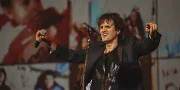 Ciro martínez en su actuación en la primera edición virtual del Cosquin Rock