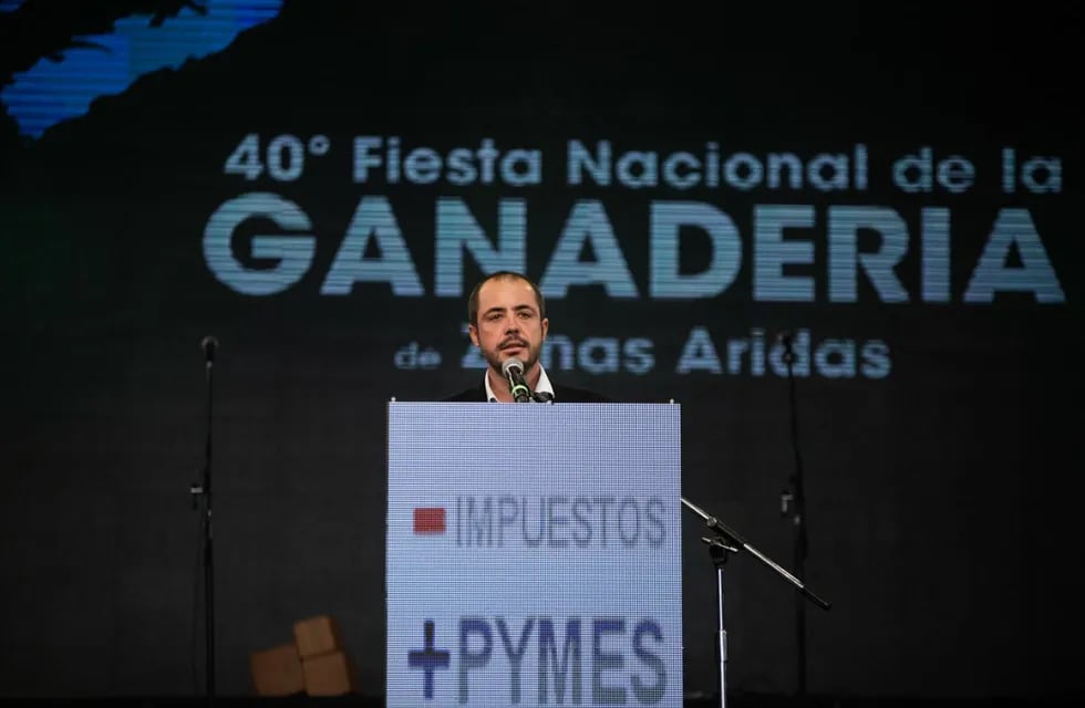 Andrés Vavrik en el discurso del almuerzo de la Fiesta de la Ganadería.