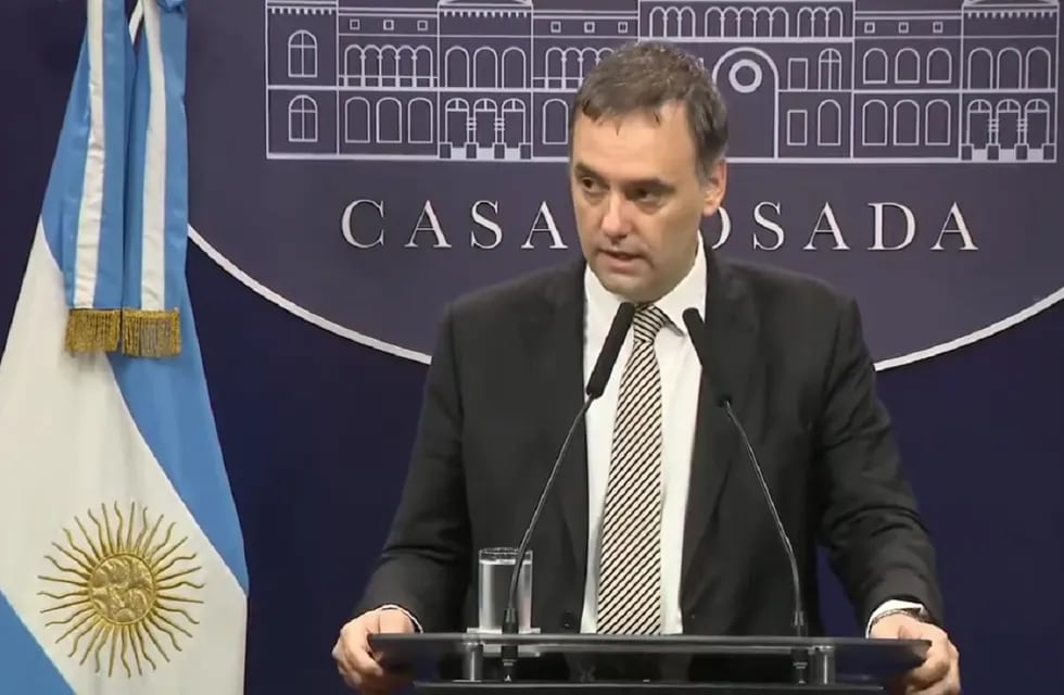 El vocero presidencial Manuel Adorni en conferencia de prensa (15/04/24)