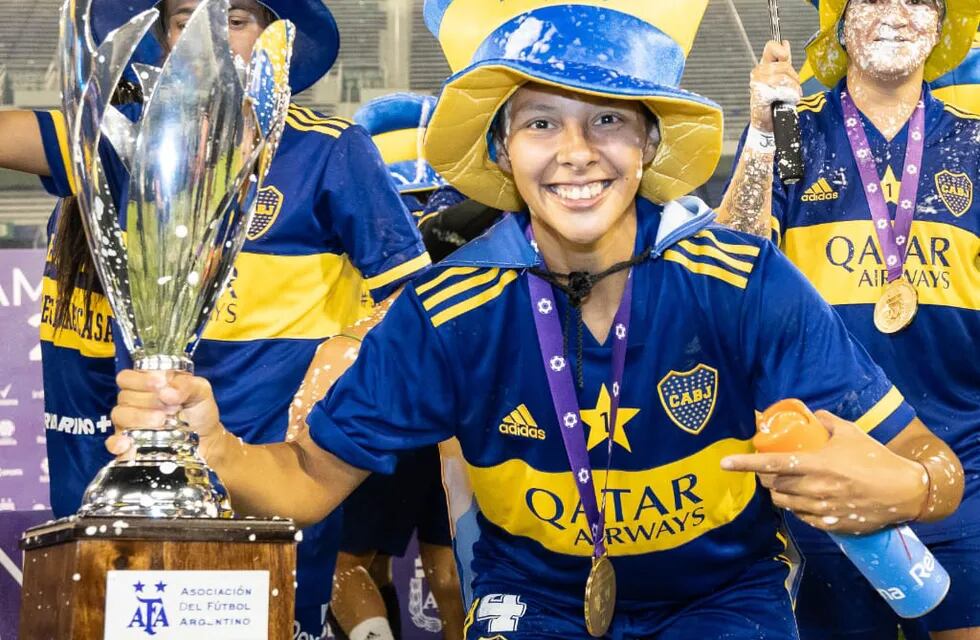 Julieta Cruz, la jugadora mendocina del Boca que hizo historia al vencer a River en la primera final del profesionalismo.