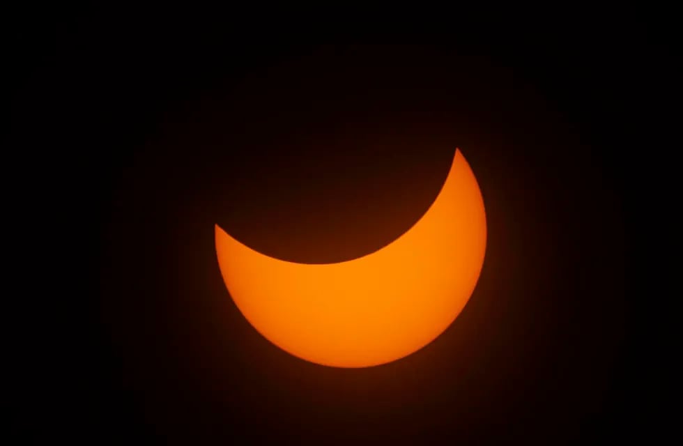 Las imágenes más impactantes del eclipse solar que se apreció en todo su esplendor en Norteamérica. EFE