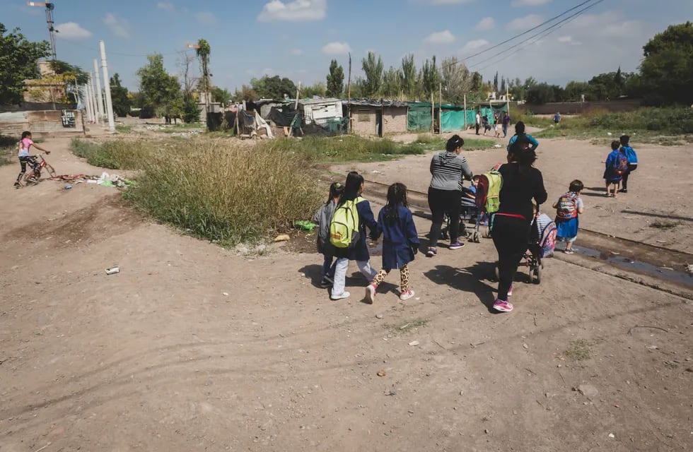 En la provincia de Mendoza, entre asignaciones familiares y asignaciones universales, se cubre a más de 400 mil niños.