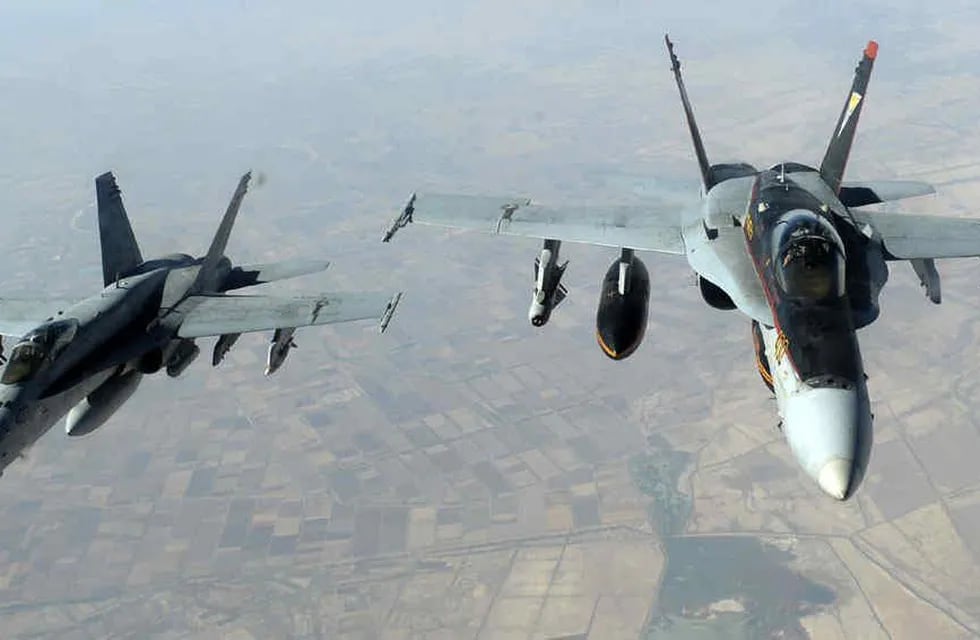 ATAQUES AÉREOS. La fuerza aérea de EE.UU. atacó al Estado Islámico en Siria e Irak (AP).