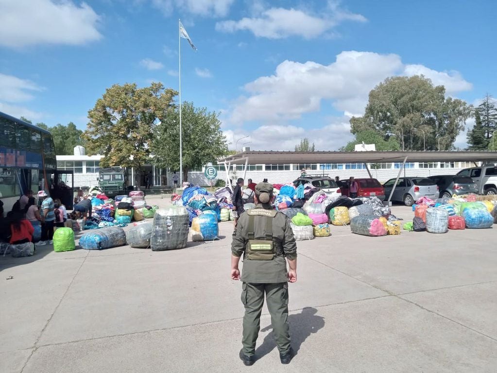 Diversas mercaderías secuestradas en Las Heras. / Gentileza Gendarmería Nacional.