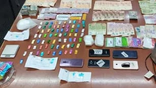 Secuestraron droga, celulares, pesos, dólares y euros en una casa de Las Heras