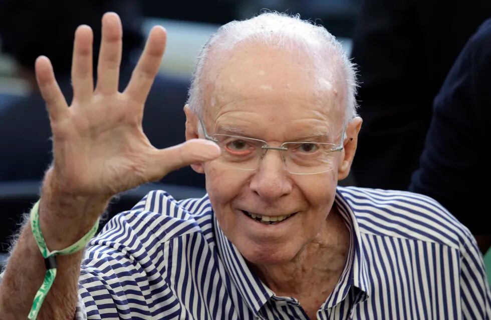 El exfutbolista y extécnico brasileño Mario Zagallo falleció a los 92 años. (AP Foto/Hassan Ammar, File)