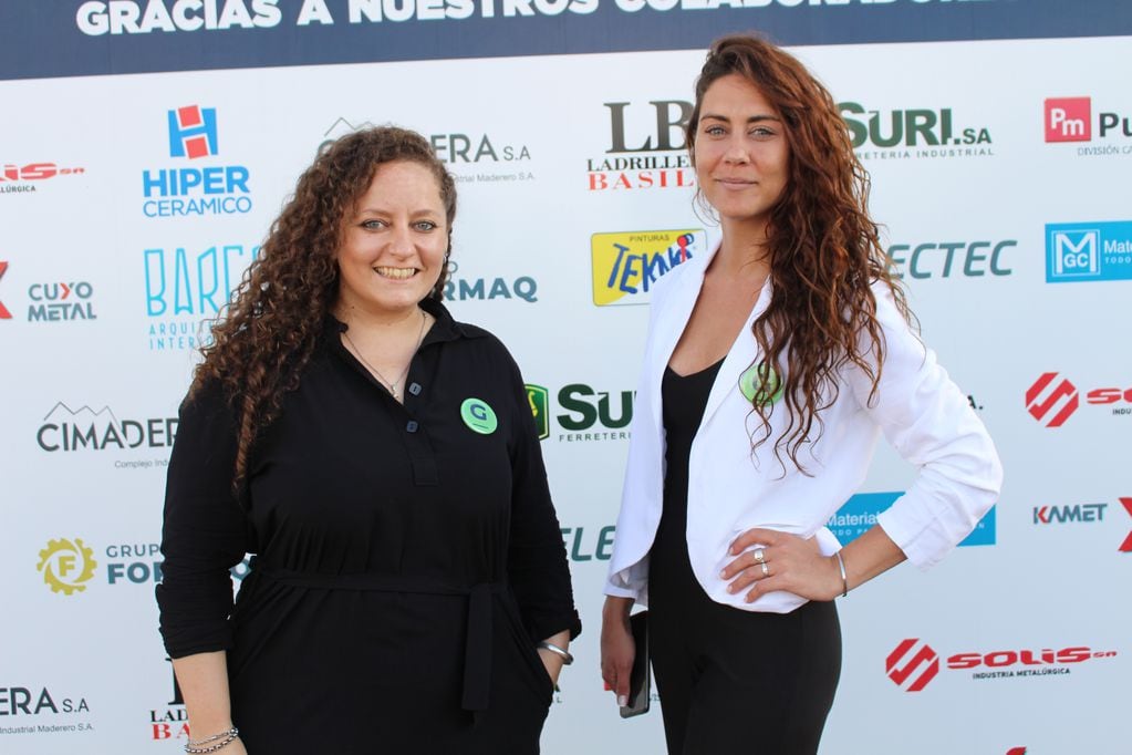 Leticia Valenzuela y Paula Sánchez